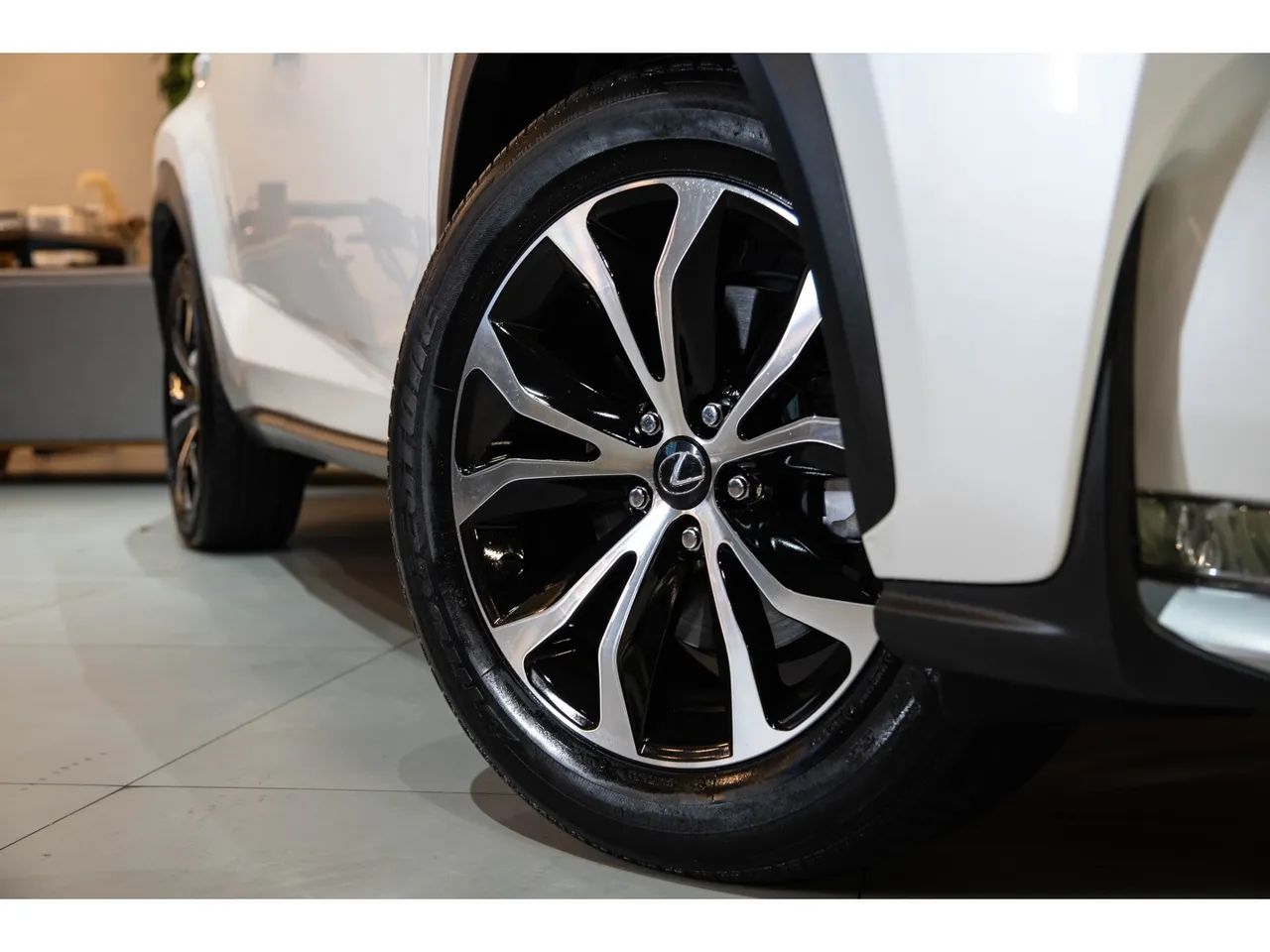 Lexus NX-200t F-sport 2.0 16V 238cv Aut., foto 5 de 20