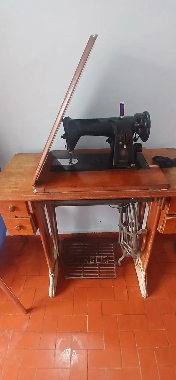 Maquina de costura singer - doméstica pretinha 