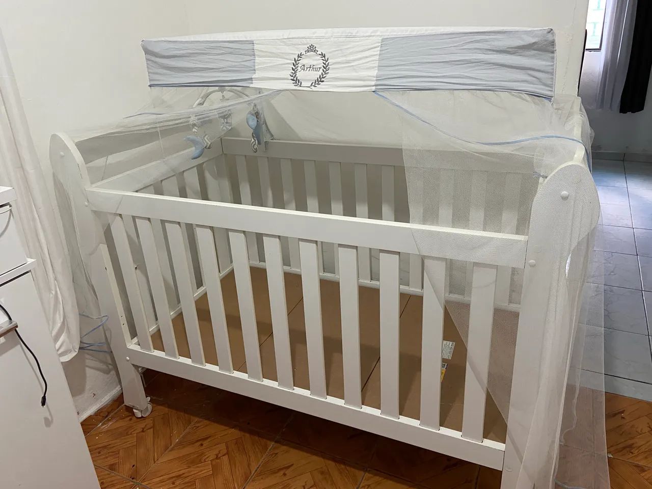 Berço que vira cama.