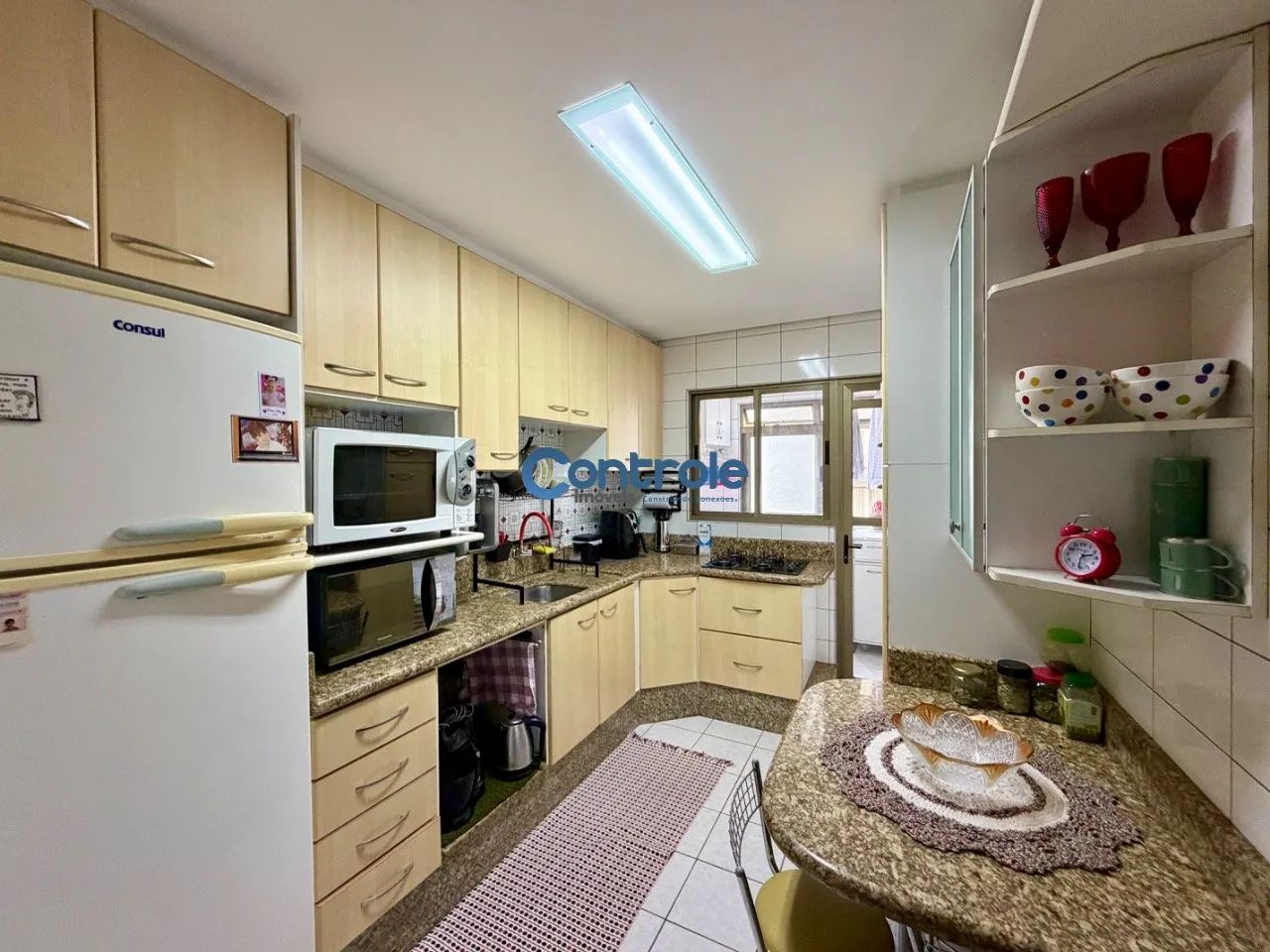 Apartamento com 03 dormitórios no bairro Canto, em Florianópolis/SC! - Foto 2