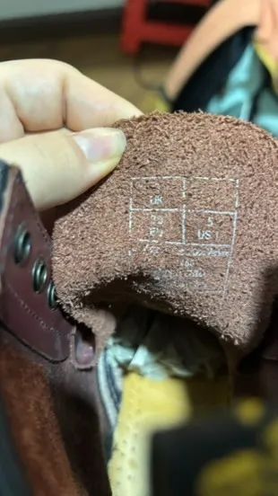 bota dr. martens vinho - Foto 4