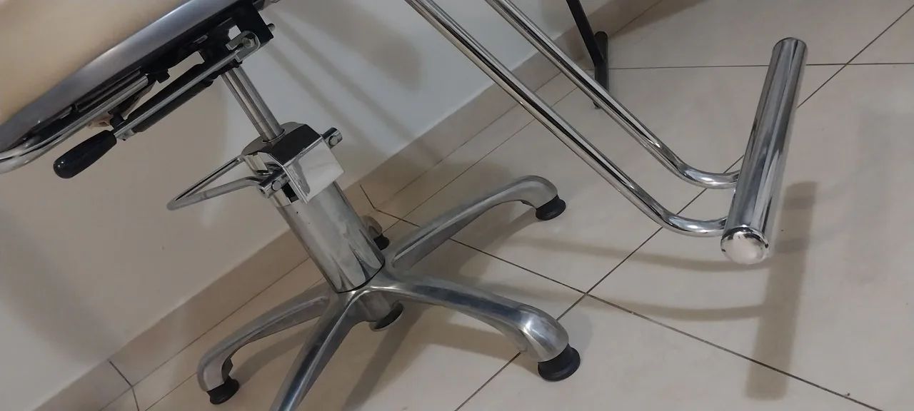 CADEIRA PARA SALÃO, MAQUIAGEM, CABELOS, ETC... - Foto 5