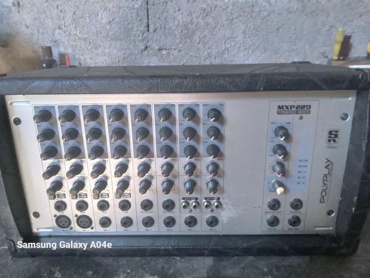 Mesa Amplificada Staner Polyplay 200W 