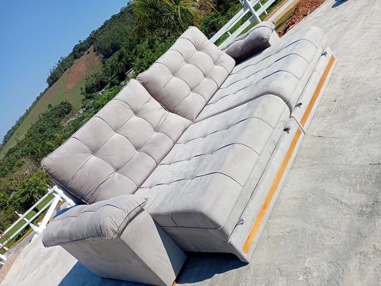 Sofa retratil bege 2,90 novo top !!