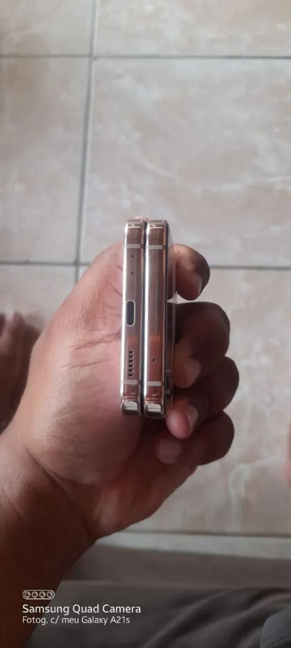Vende-se um zflip 4 com defeito no flex  - Foto 3