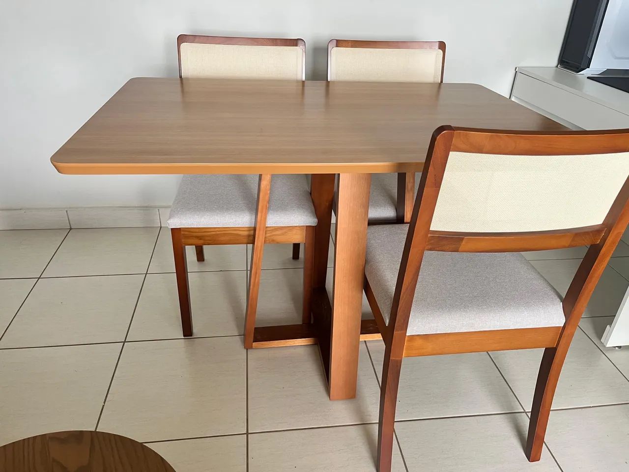 Mesa nova completa de madeira 