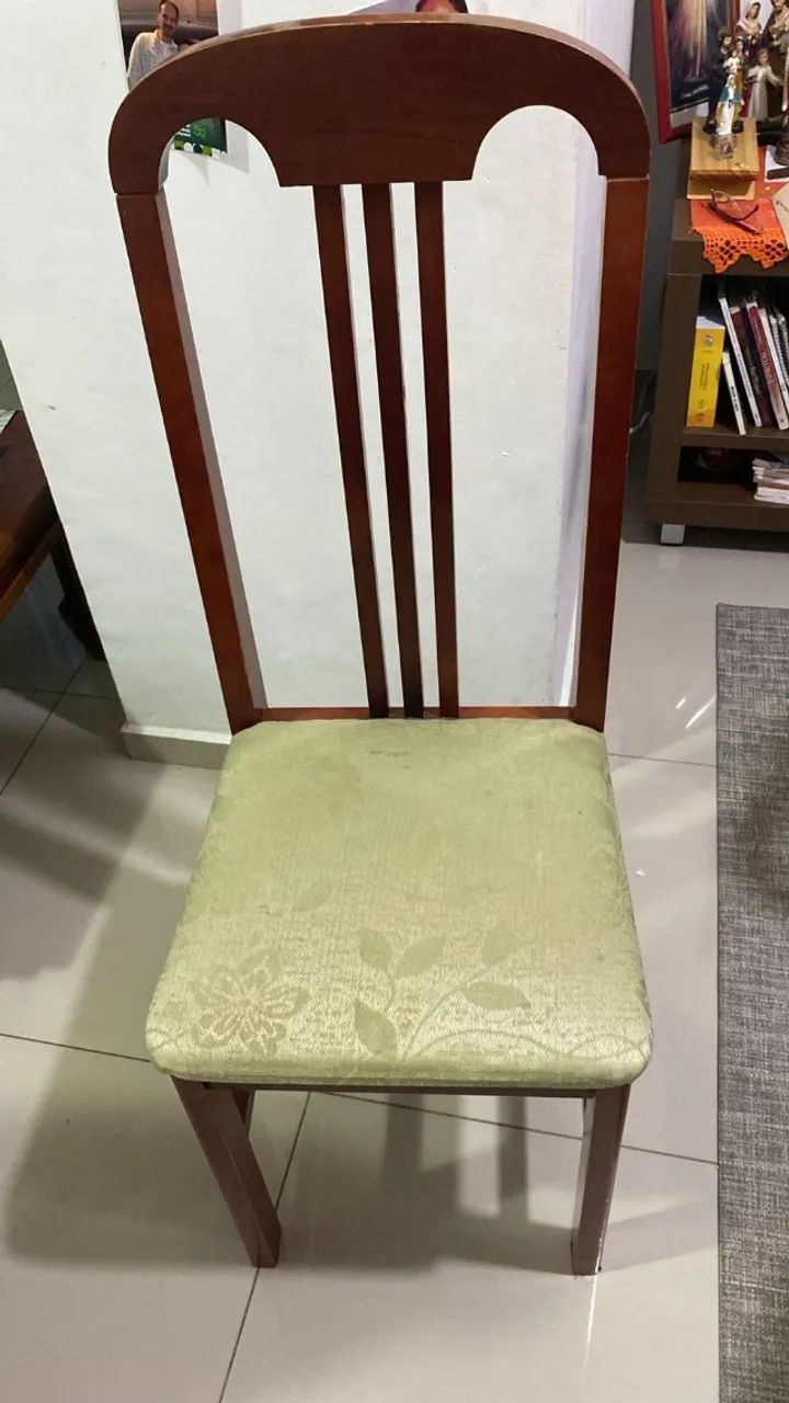 Mesa de jantar retangular padrão mogno com 6 cadeiras - Foto 3