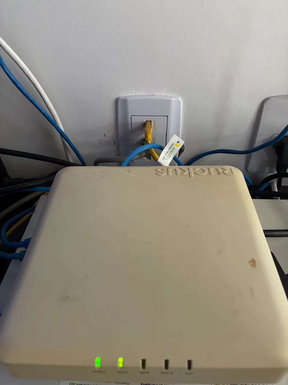 Access Points Ruckus - Kit 3 unidades