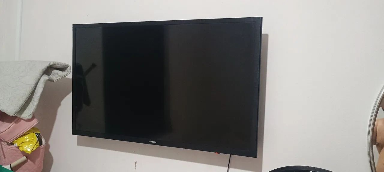 Vendo televisão da marca Samsung 32 polegadas smart - Foto 2