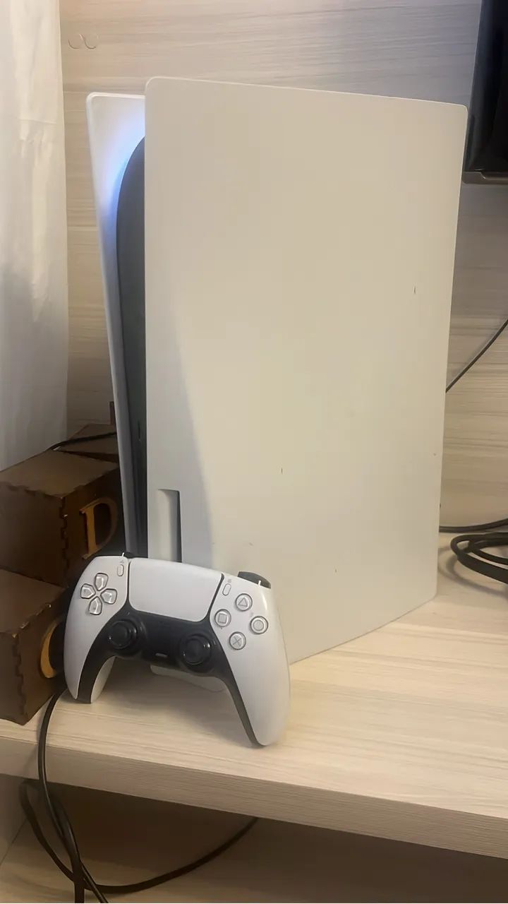 Ps5 usado com 1 controle 667GB