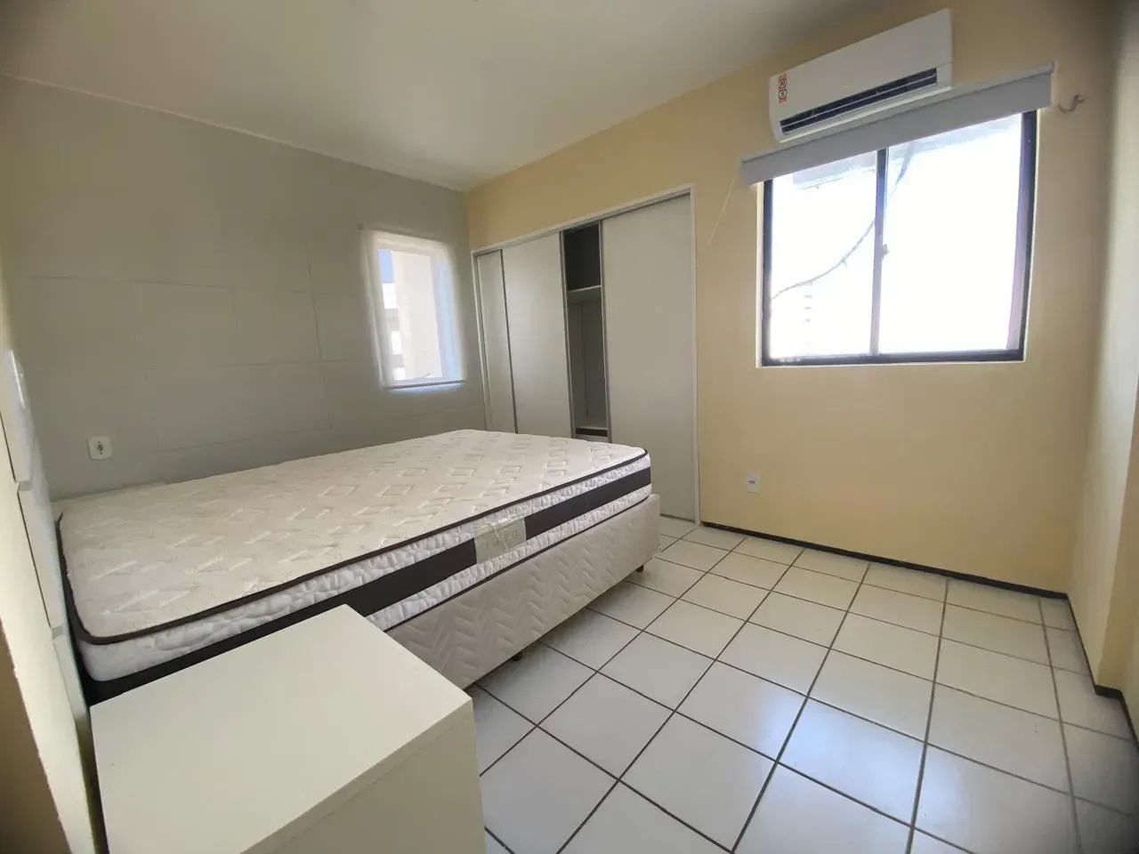 Com vista para o mar, muito ventilado 1 suíte e 1 quarto mobiliado - Foto 3