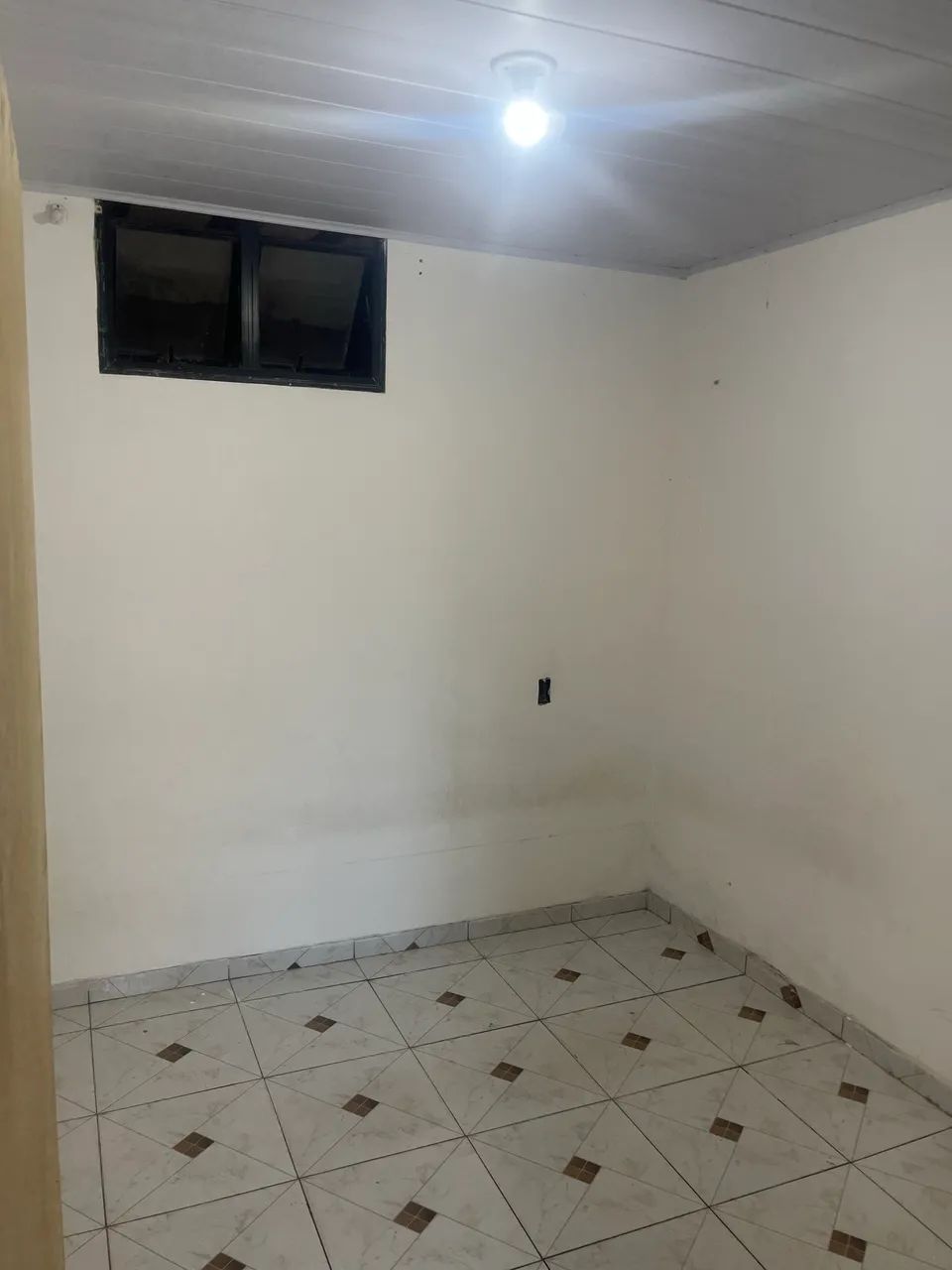 Vende se uma casa 2 quartos sala cozinha e uma área de serviço  - Foto 2