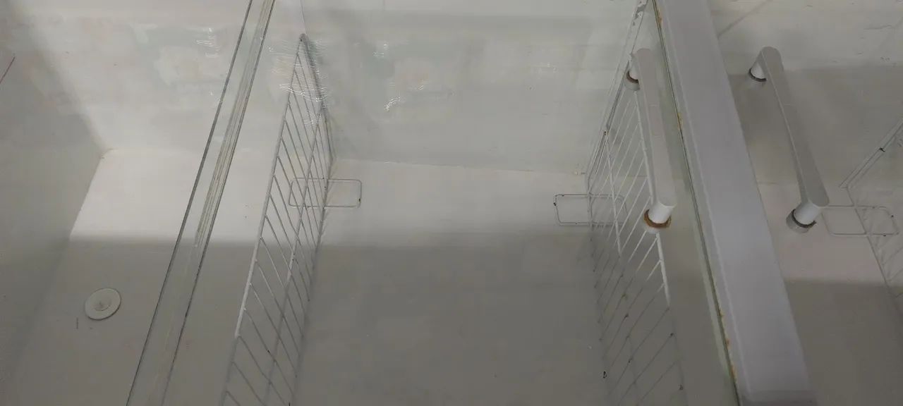 Vendo ilha refrigerada 2 metros em ótimo estado  - Foto 4