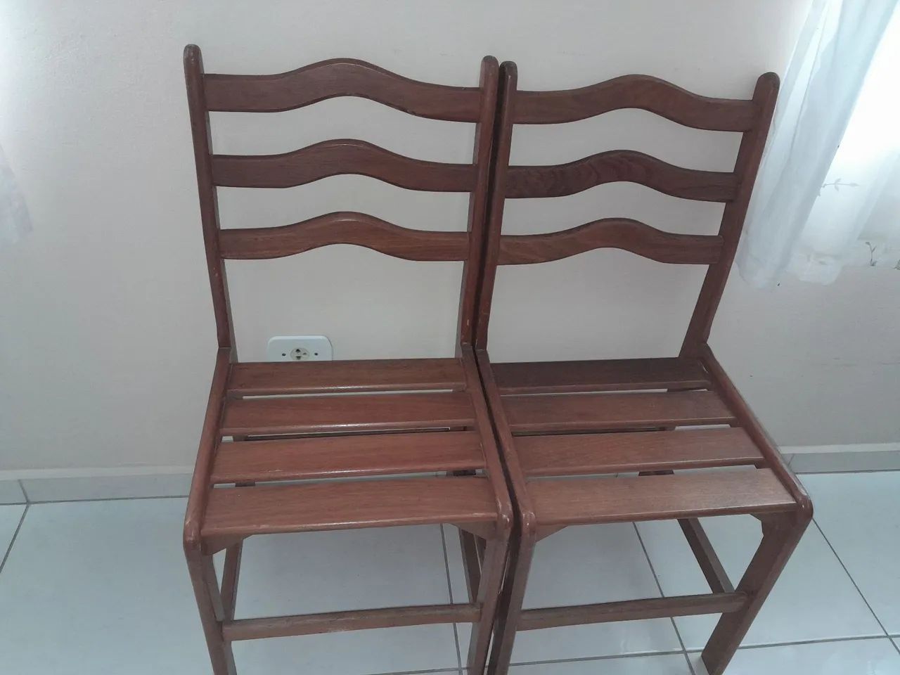 Mesa quadra c/4 cadeiras  - Foto 3