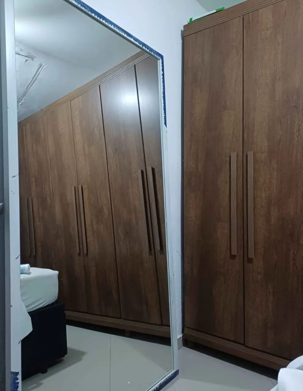 Kit Quarto Cama, espelho e guarda roupas 