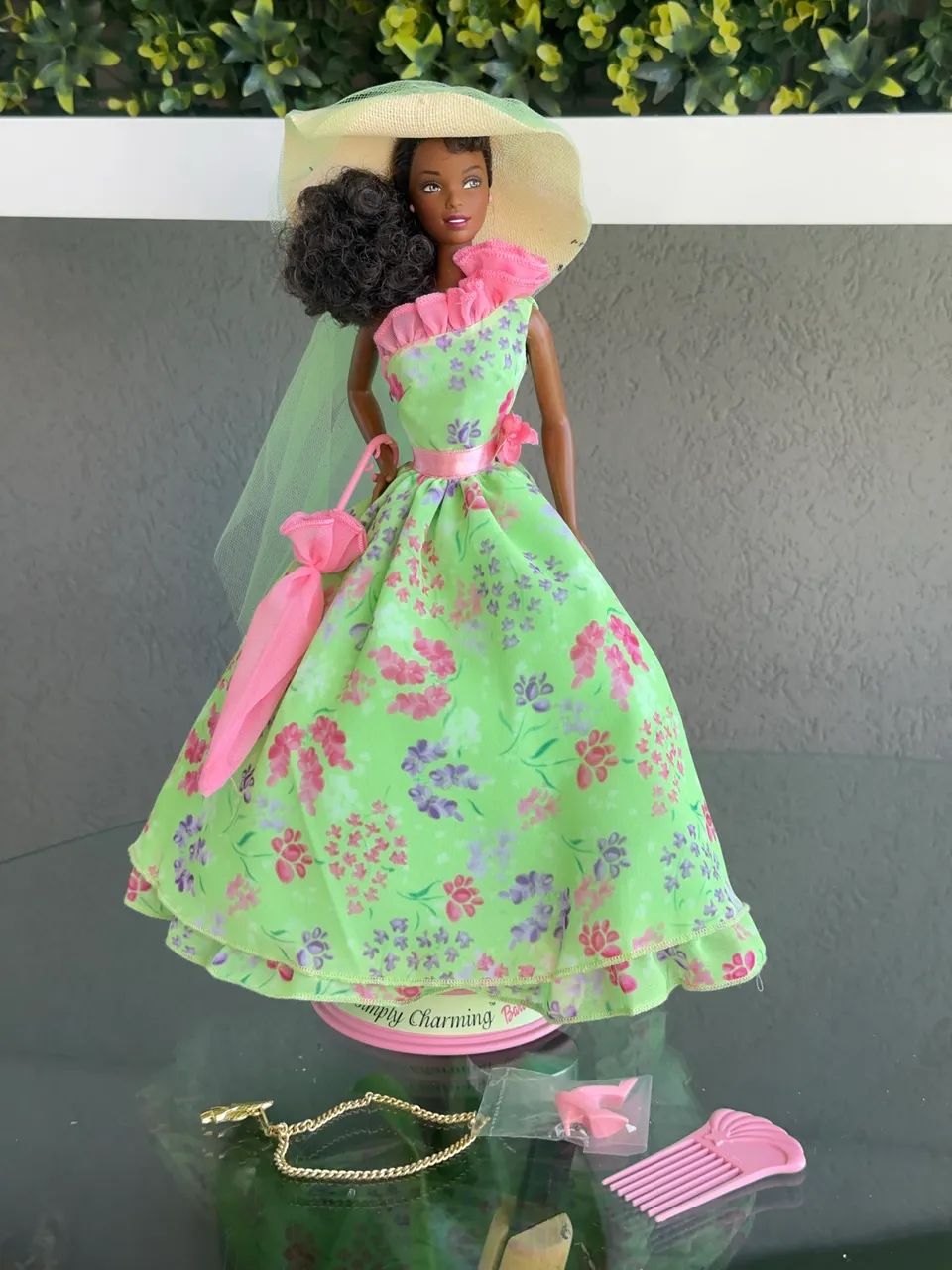 Boneca Barbie collector simple charming 