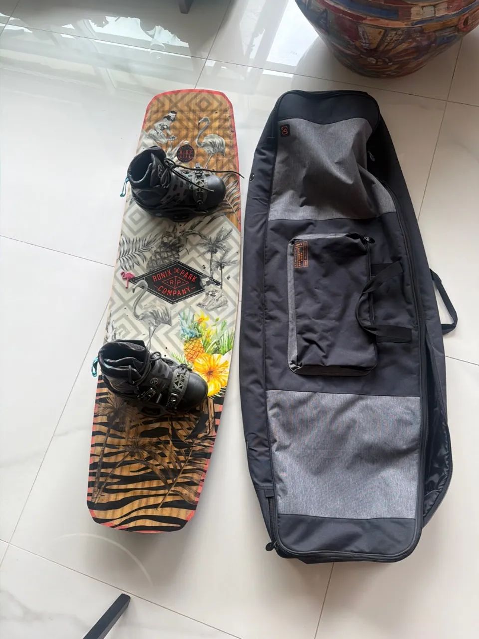 Prancha WakeBoard Ronix com bota e capa  - Foto 2