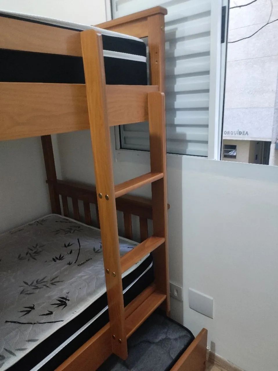 Bicama madeira maciça com cama auxiliar  - Foto 4