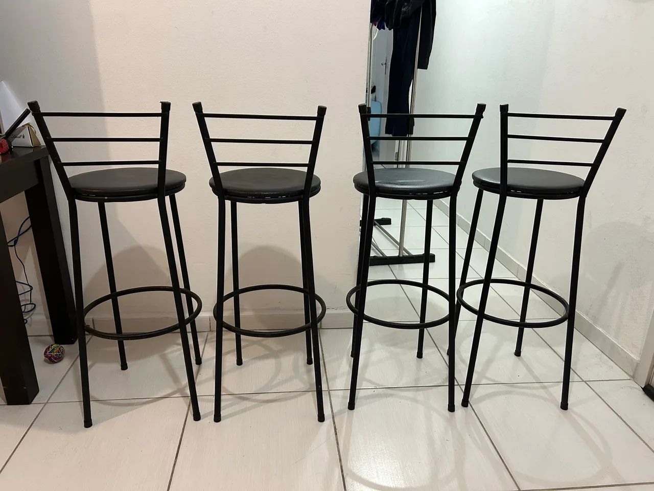 BANQUETAS PRETA COM ENCOSTO  - Foto 3