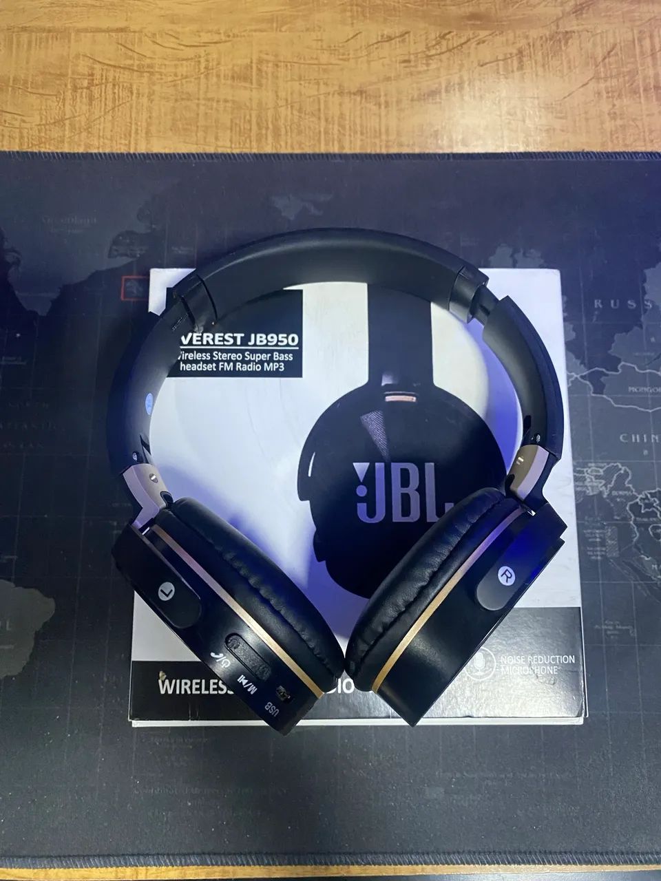 Fone de Ouvido JBL Everest