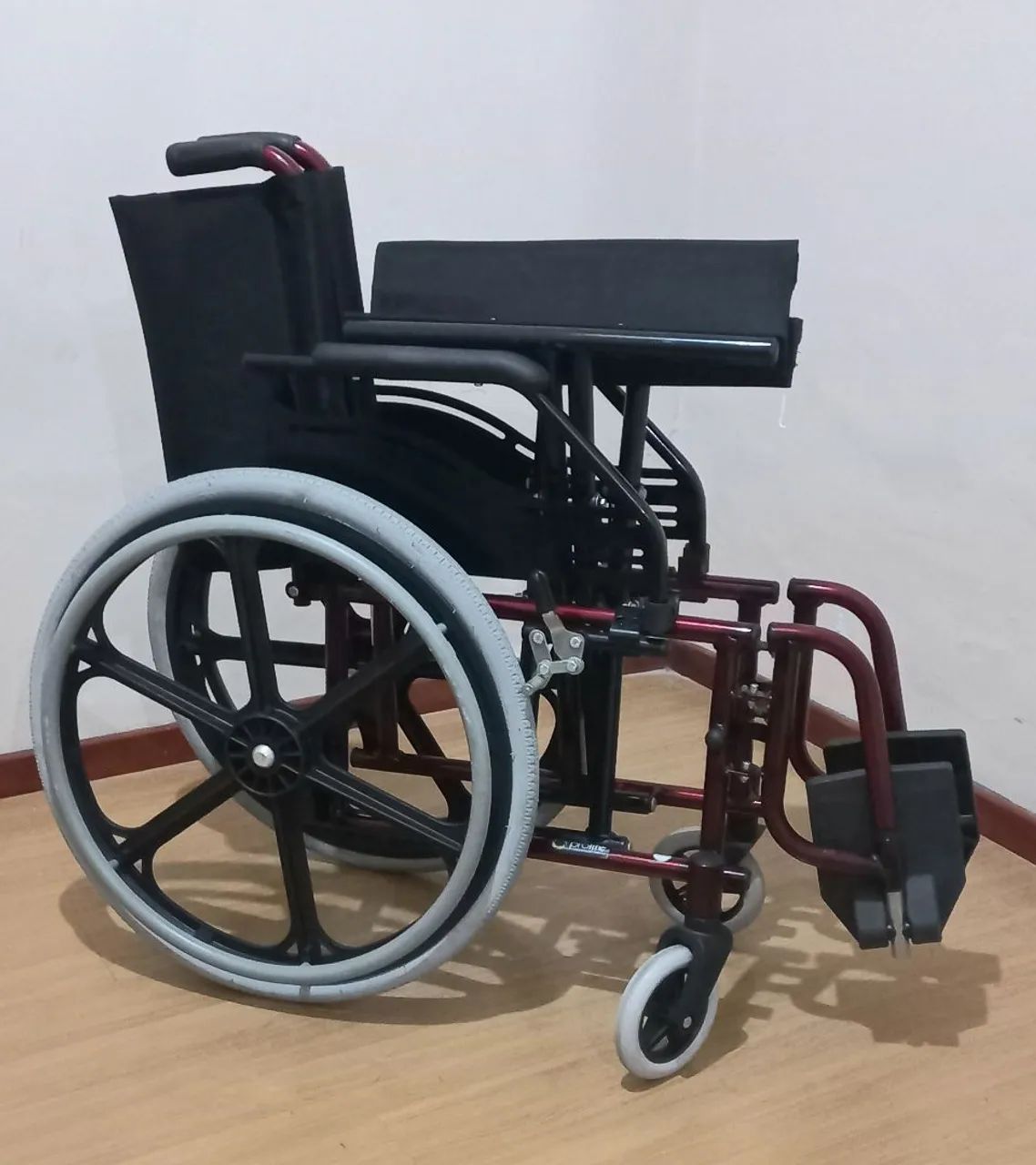 Cadeira de Rodas até 130kgs - Foto 4
