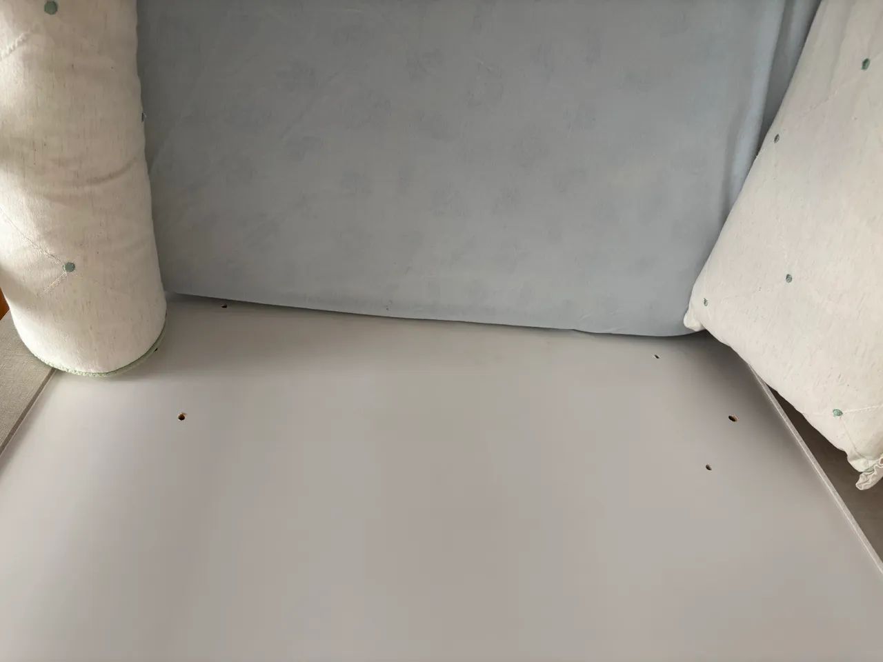 Berço 100 MDF com capitonê nas laterais  - Foto 4