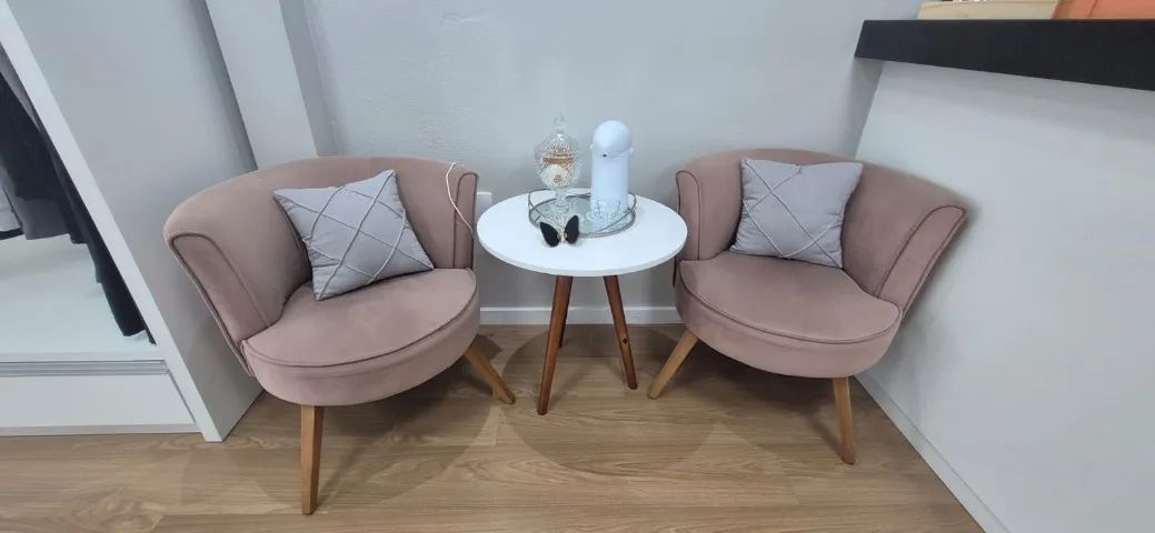 Conjuntos de poltronas e mesa