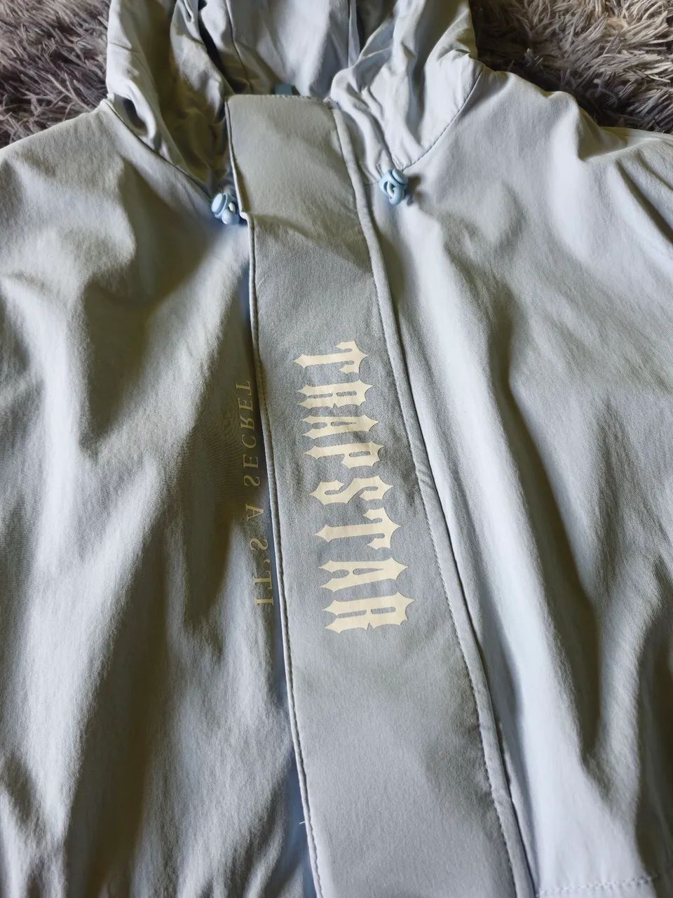 corta vento/windbreaker trapstar decoded cashmere azul - Foto 3