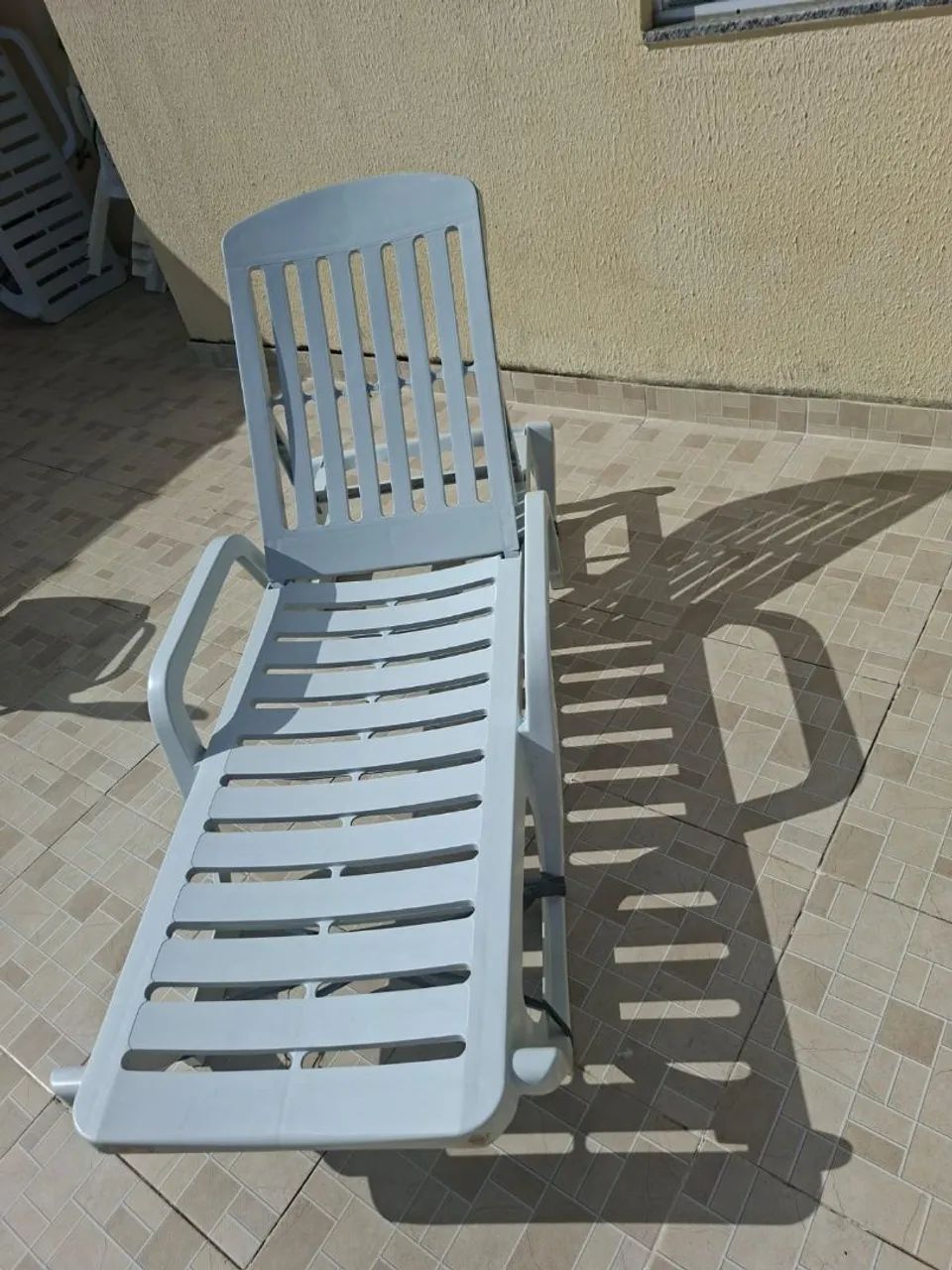 Vendo 2 espreguiçadeira de piscina 