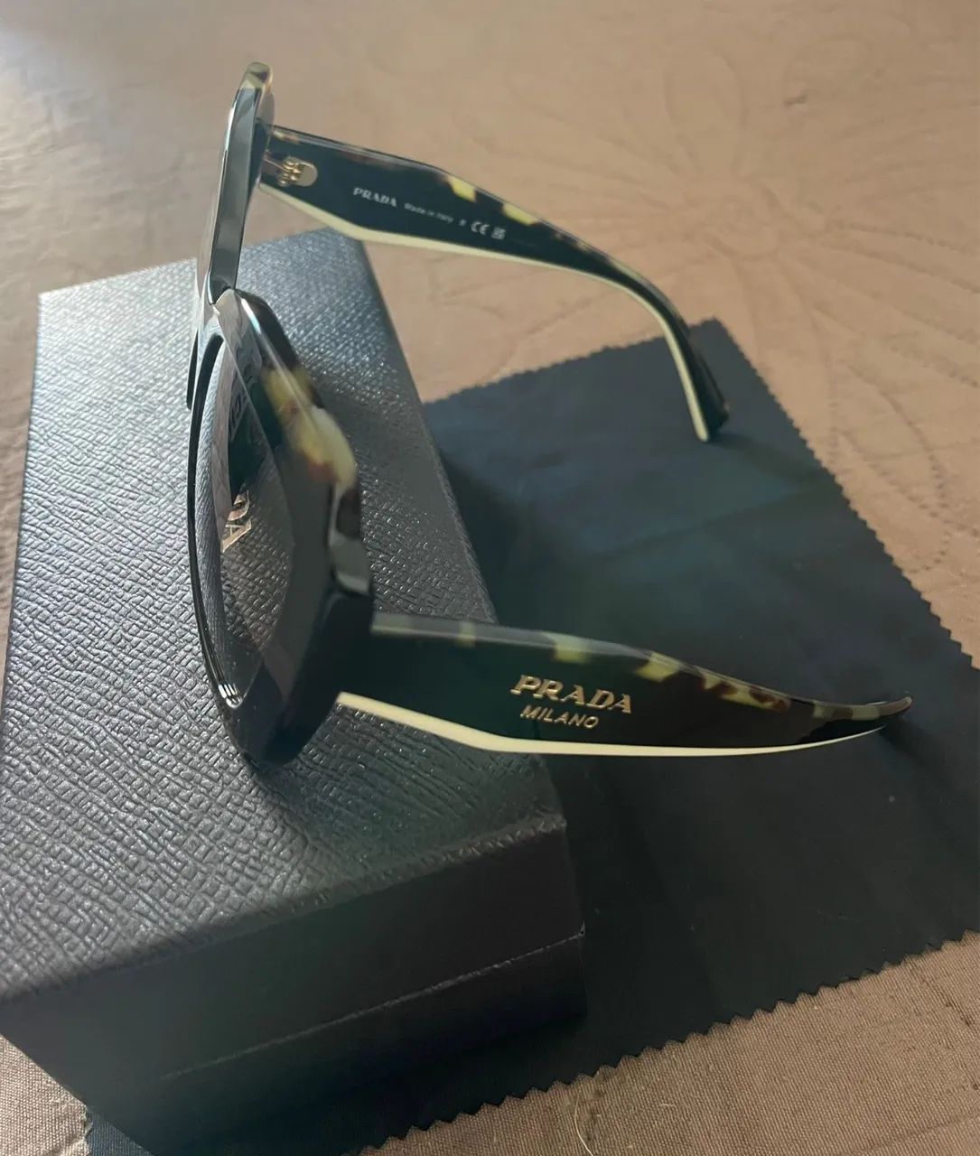 Vendo Óculos PRADA na caixa  - Foto 3