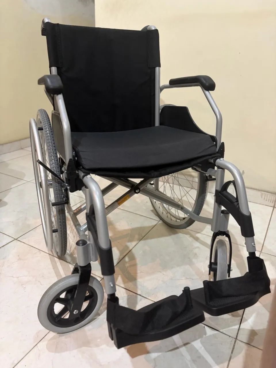 Cadeira de roda  - Foto 2
