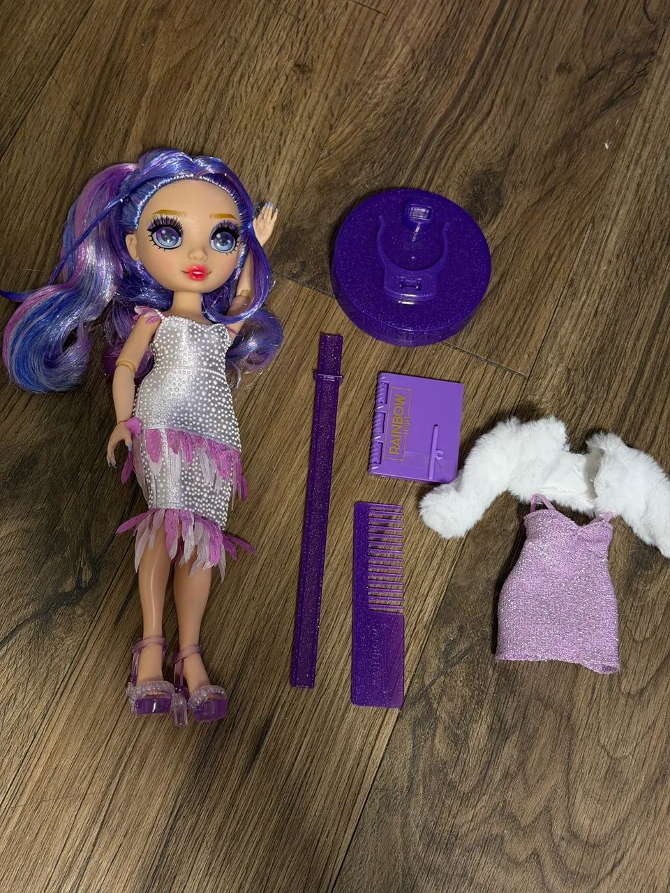 RAINBOW HIGH FANTASTIC FASHION VIOLET WILLOW