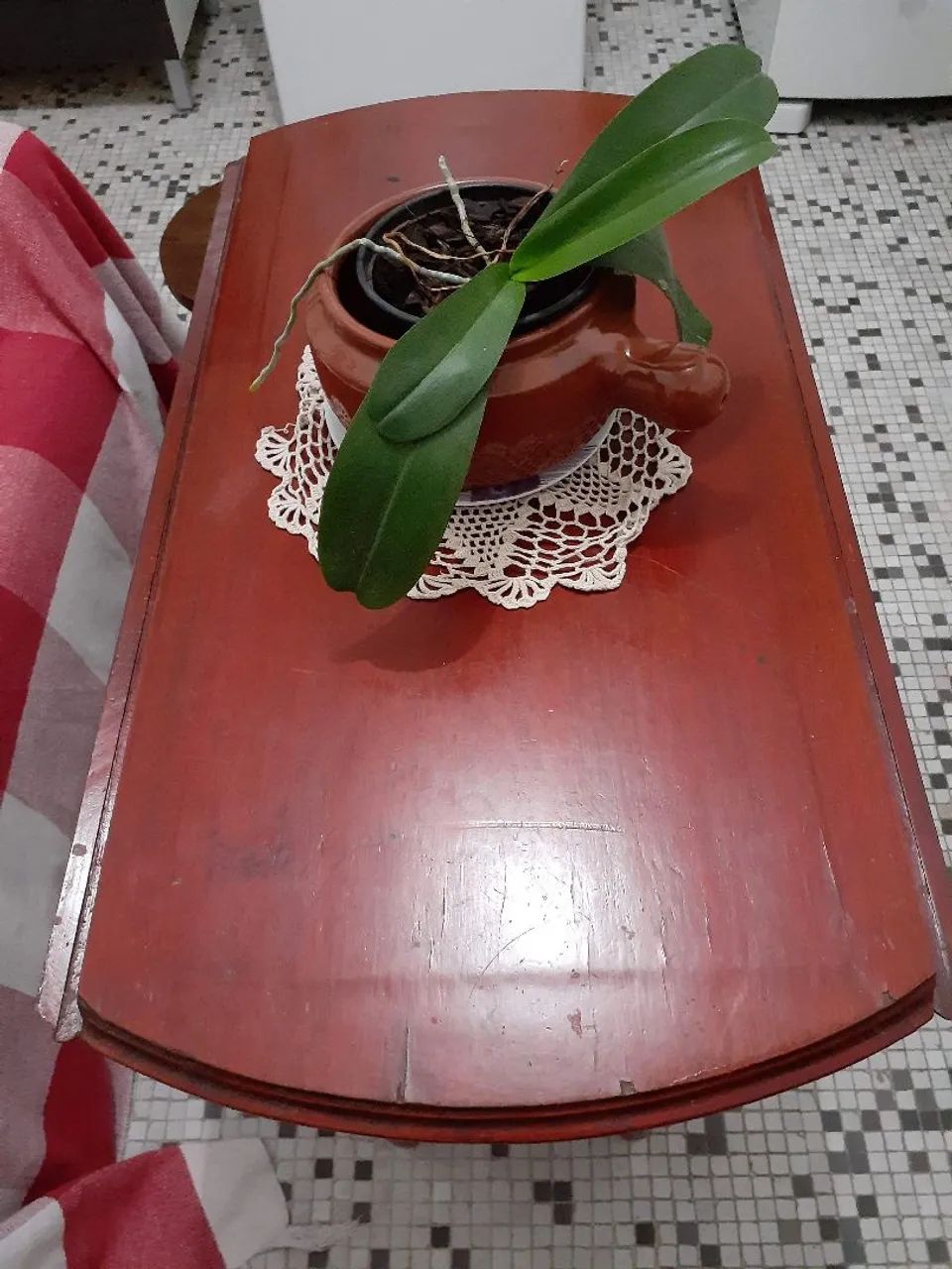 Mesa em Madeira - Dobrável Redonda e Retangular + Dois bancos em madeira - Foto 3