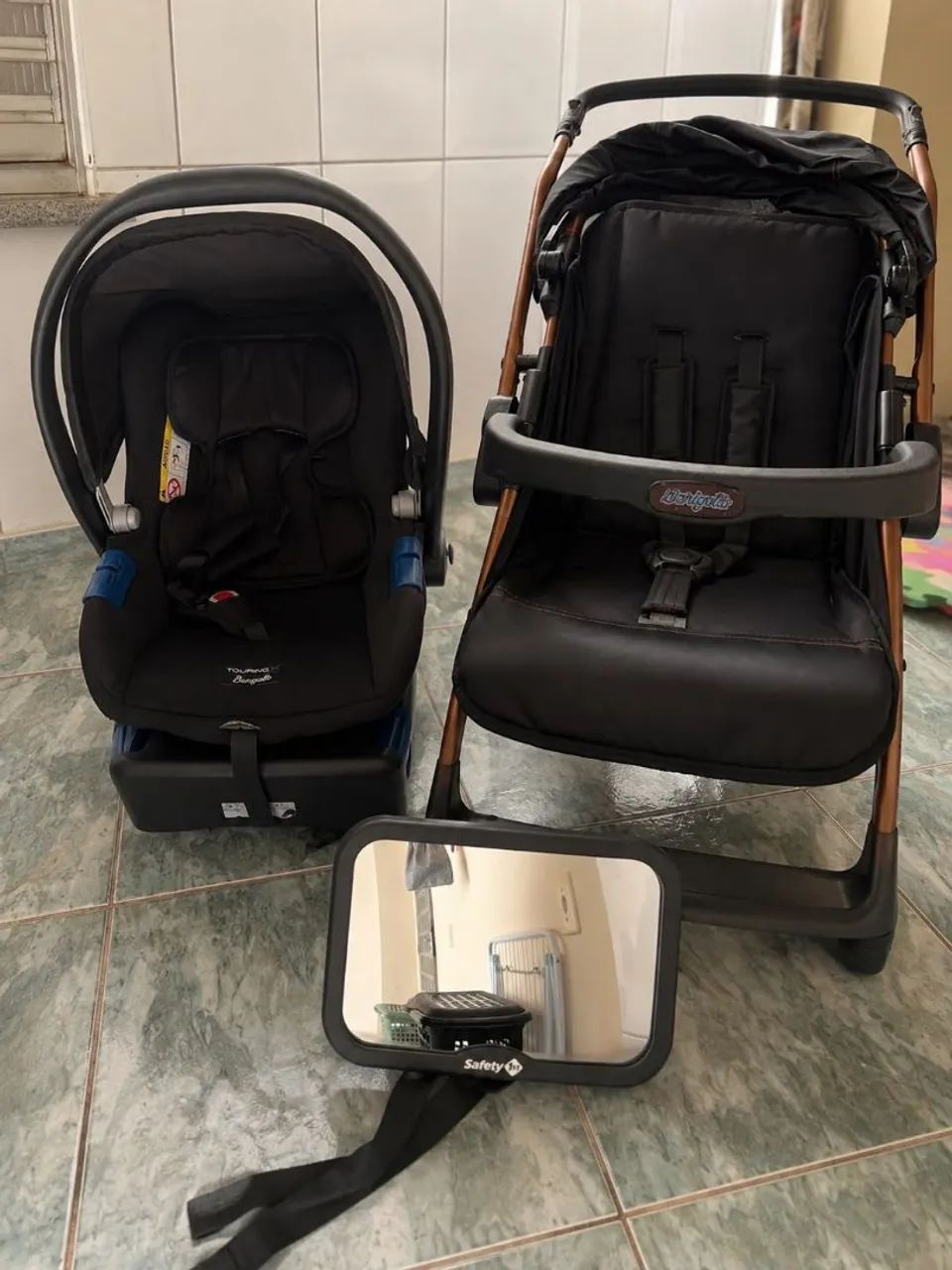 Carrinho de bebê+ bebê conforto 