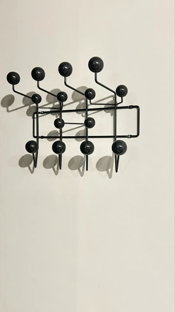 Cabideiro Eames Preto em Estado de Novo  - Foto 2