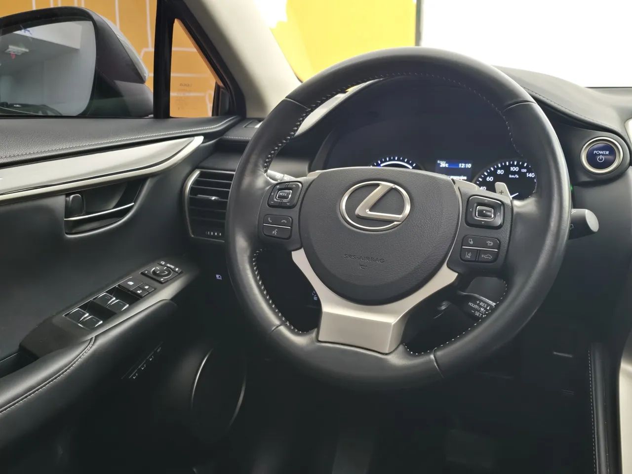Lexus NX-300 H Luxury 2.5 16V Aut., foto 10 de 19