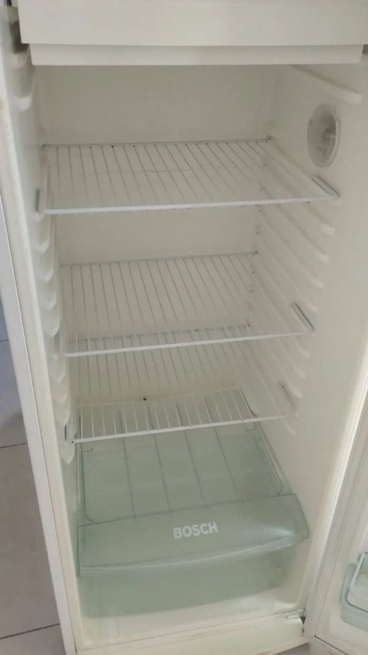 Vendo geladeira Bosch - Foto 3