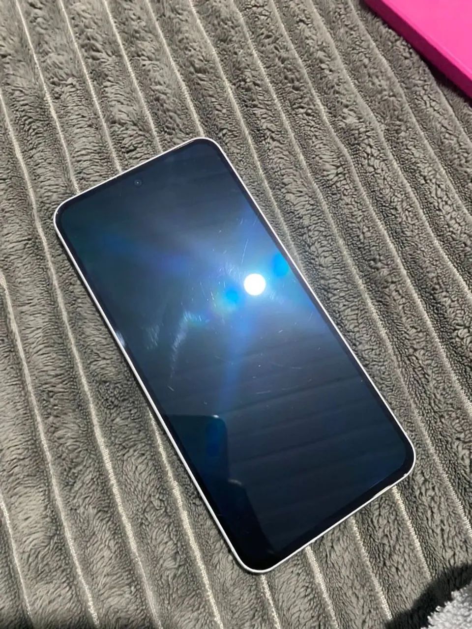 Celular galaxy 56  resistente a água só com um trinquinho atrás  - Foto 5