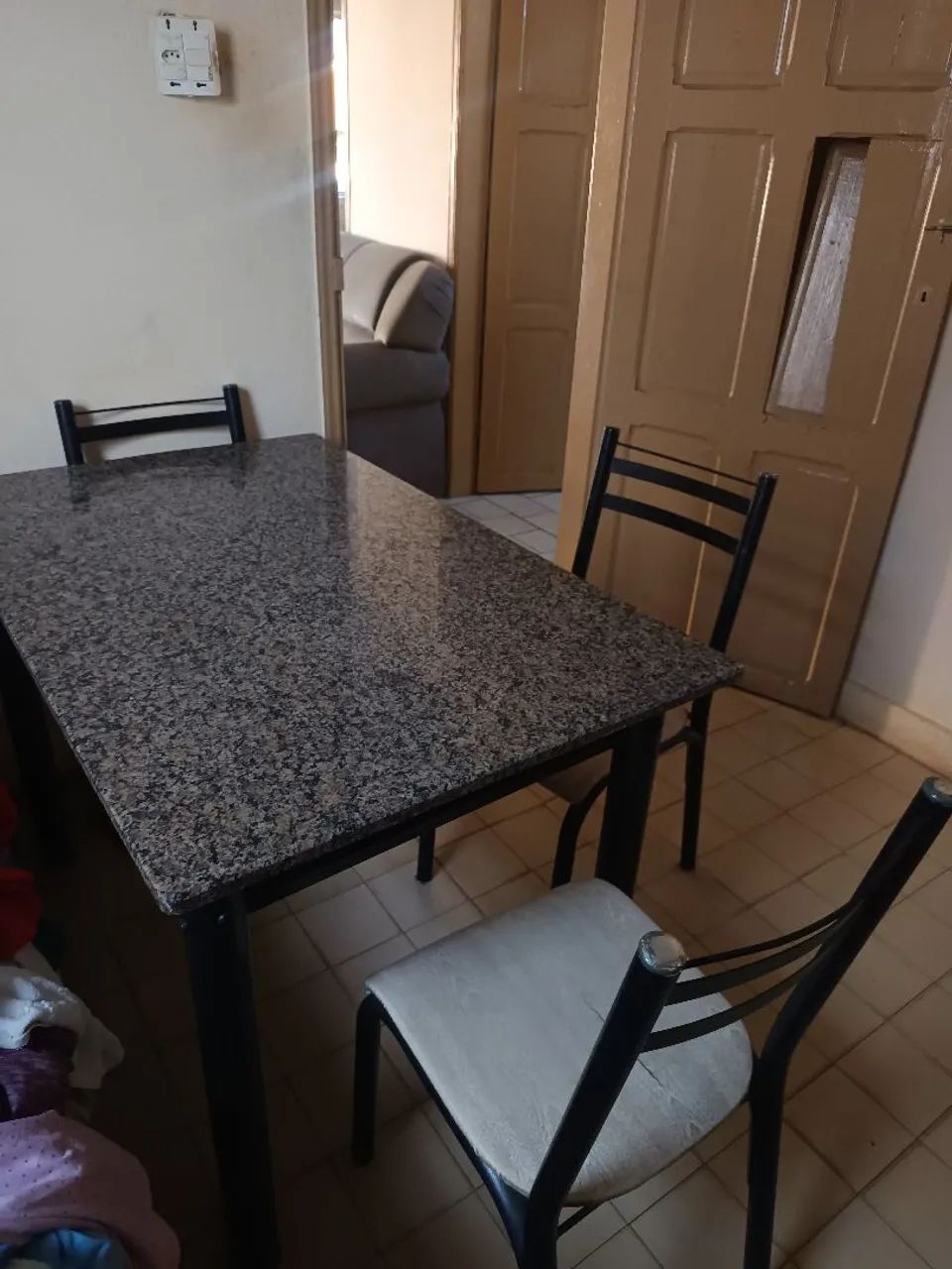 MESA DE JANTAR COM 4 CADEIRAS - Foto 2