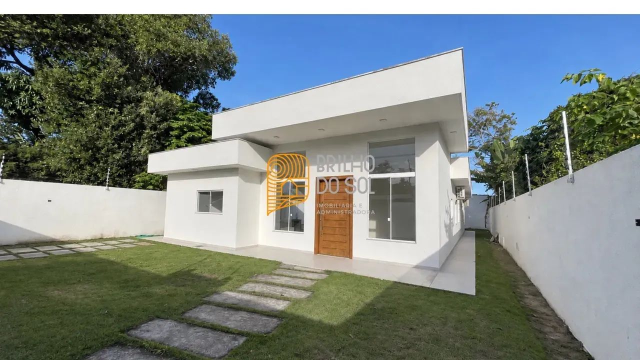 Casa com 3 quartos, suíte master e piscina no Village II