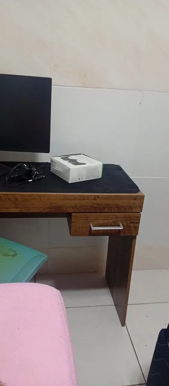 Escrivania com gaveta - Foto 4