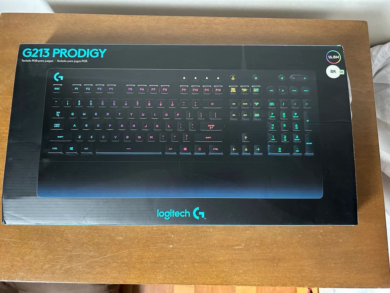 Teclado gamer Logitech G213 Prodigy RGB ABNT2 com caixa - Foto 3