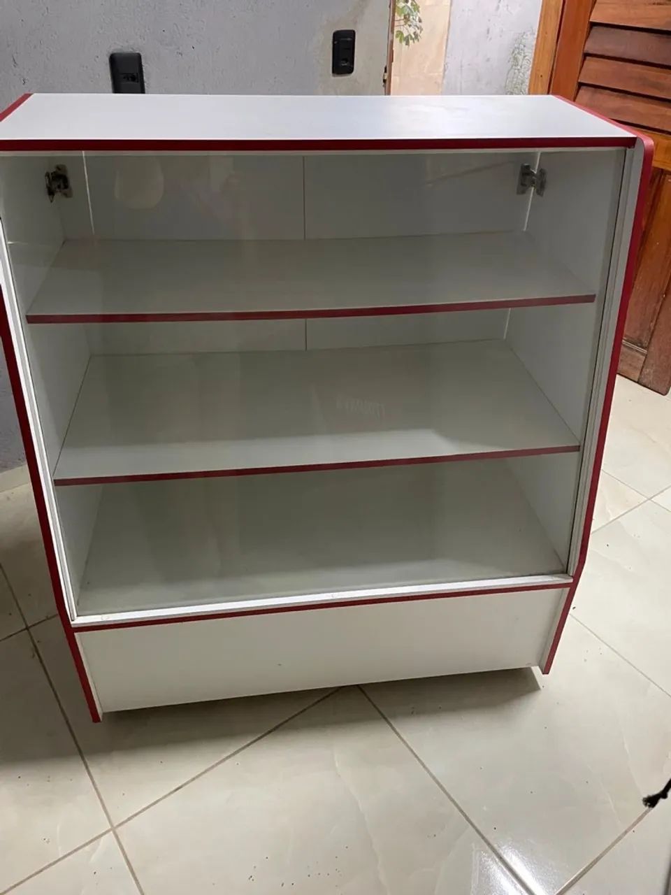 Vitrine para pães e bolos 