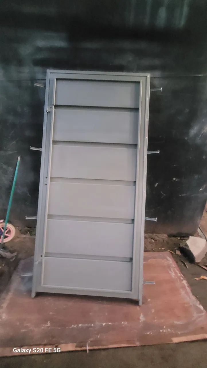 Vende se essa porta 210x90