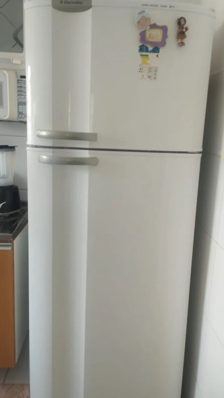 Vende se geladeira 