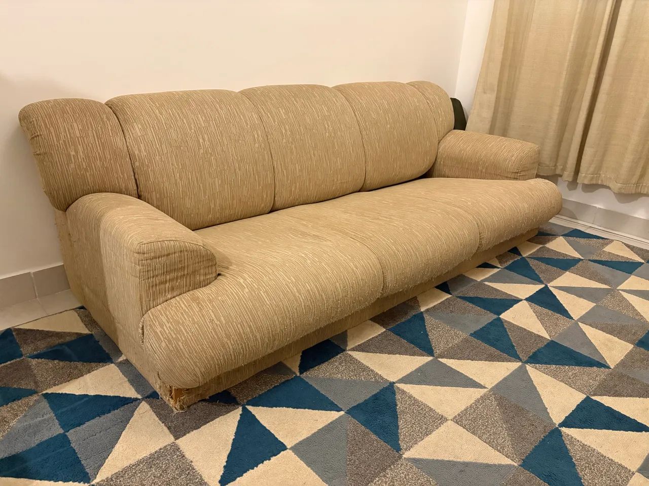 Sofá 3 lugares 1,80