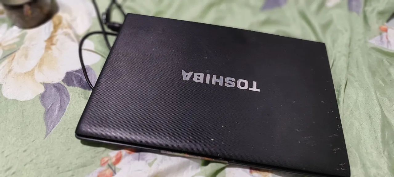 VENDO NOTEBOOK 360$