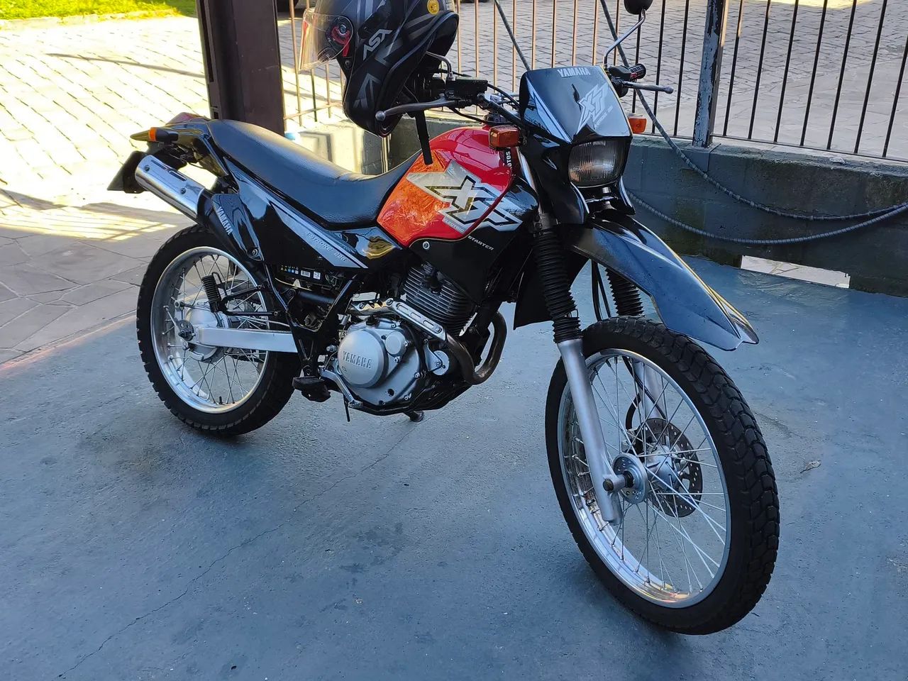 XT 225CC 2001