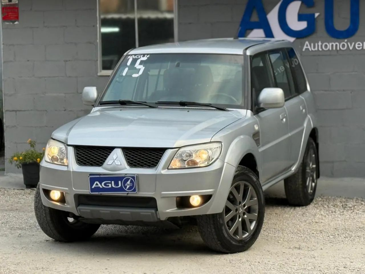 Mitsubishi Pajero Pajero TR4 2.0 Flex 16V 4X2 Mec. 2015