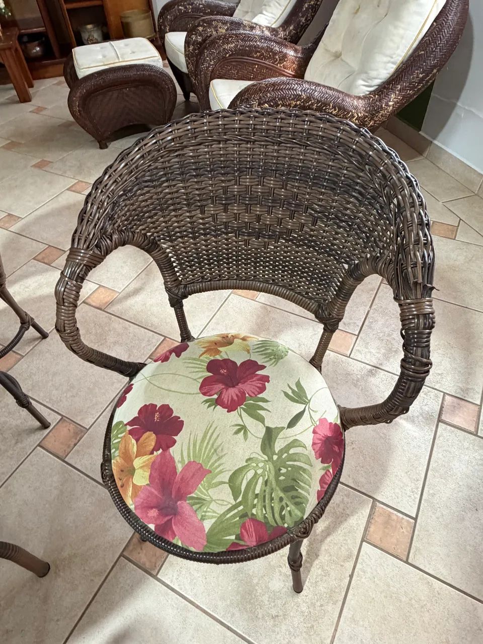 Mesa varanda + 4 cadeiras em rattan - Foto 3